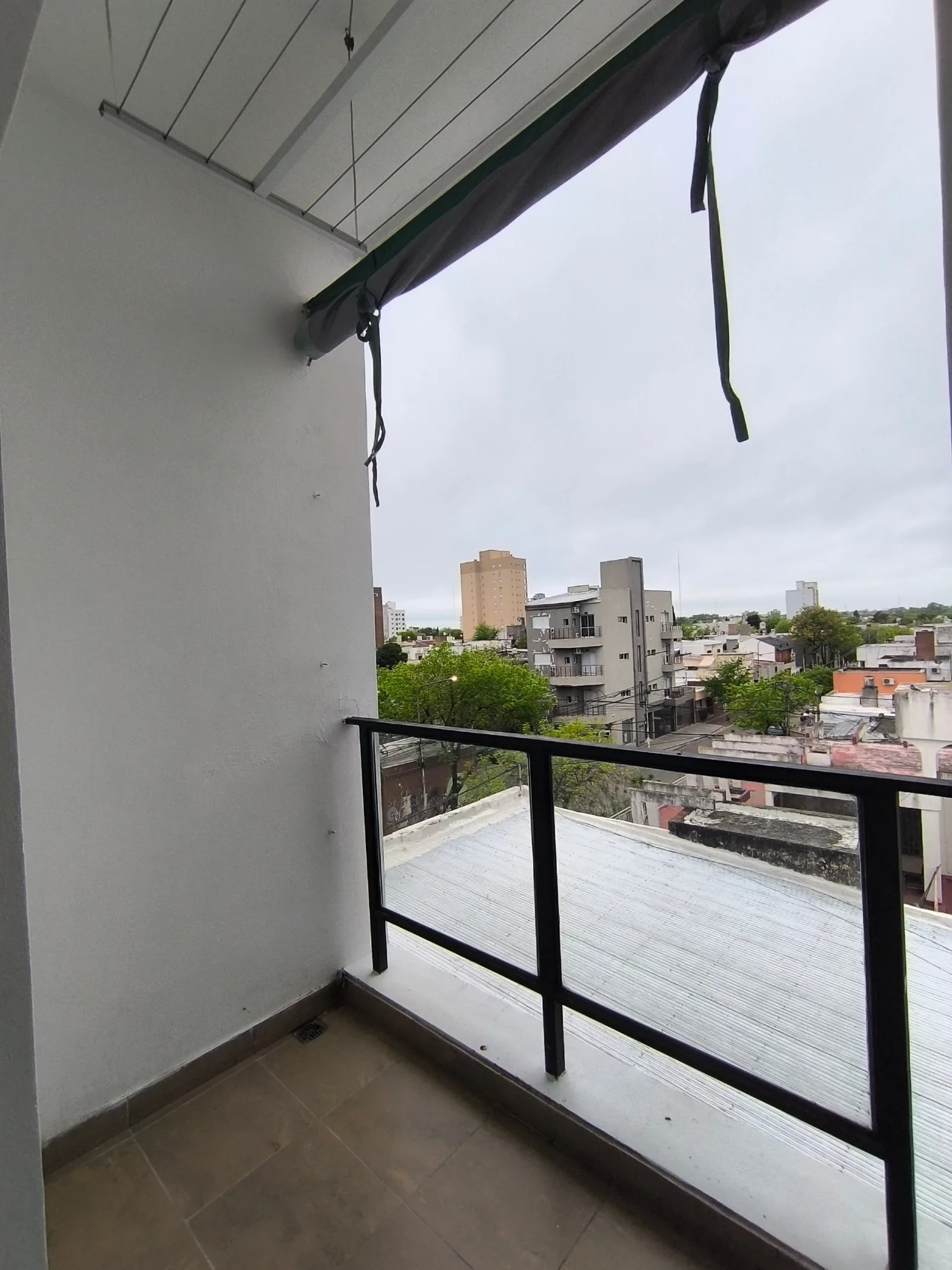 Departamento de 2 dormitorios en alquiler con cochera en Centro - Imagen 4
