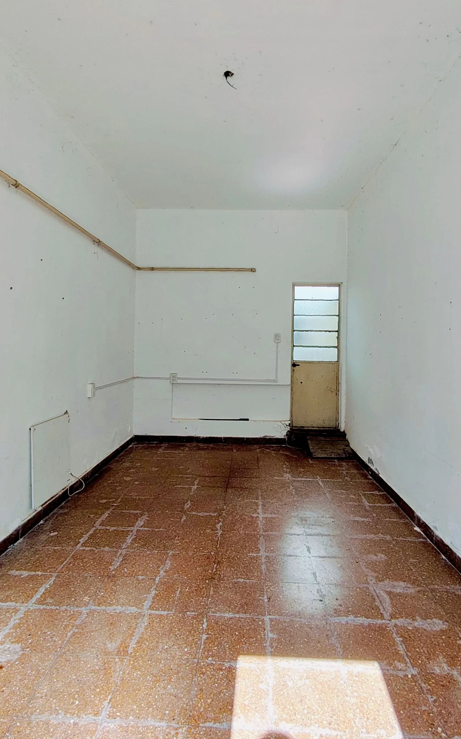 Casa de 2 habitaciones en venta c/ cochera en el Centro - Imagen 3