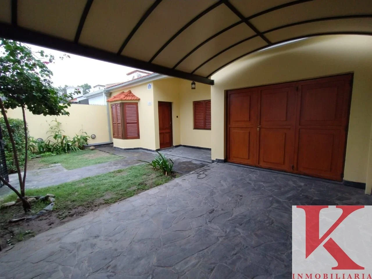 Casa en alquiler de 3 dormitorios c/ cochera en Otros Barrios - Imagen 2