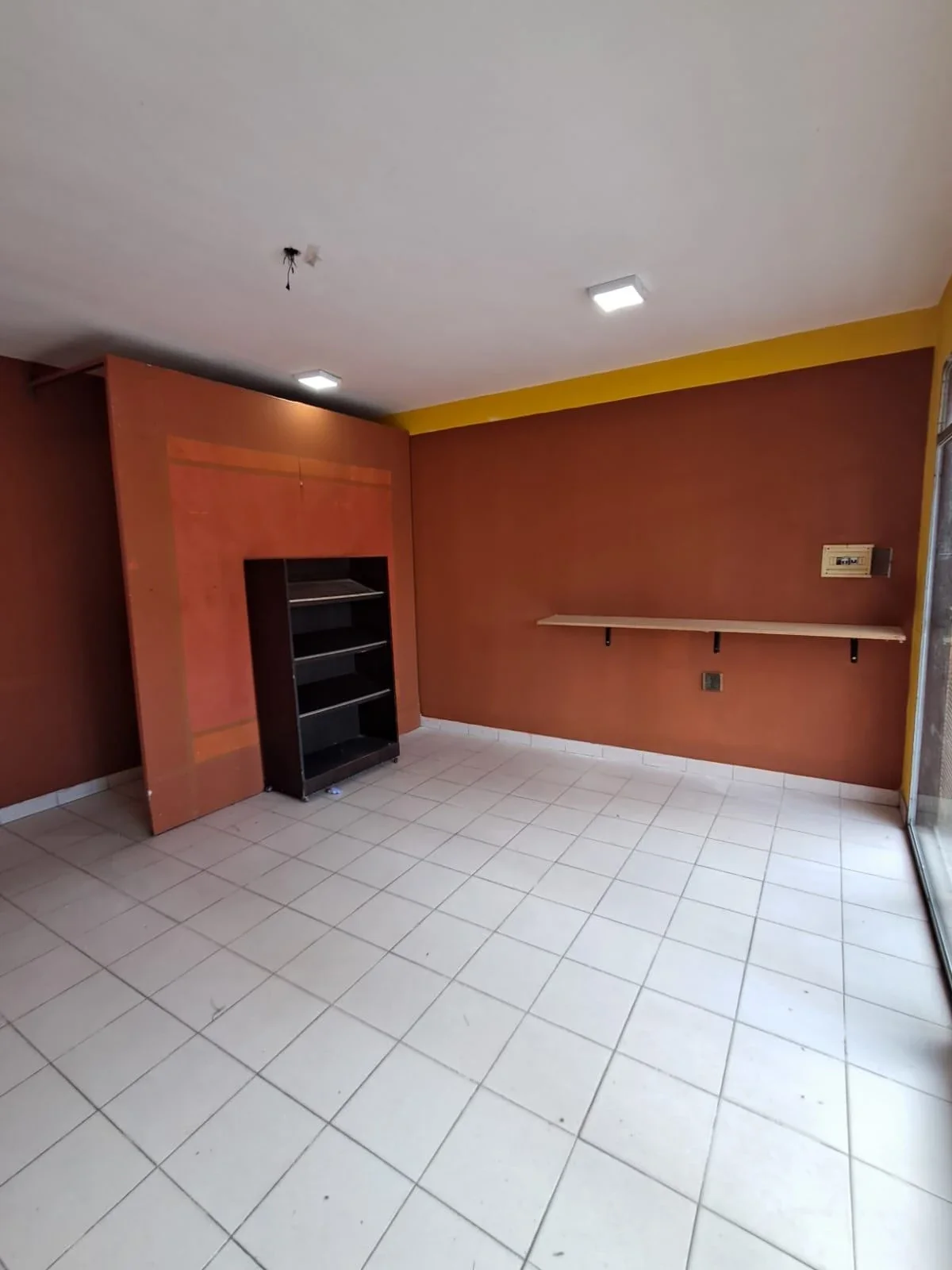 Local comercial en alquiler ubicado en San Isidro - Imagen 2