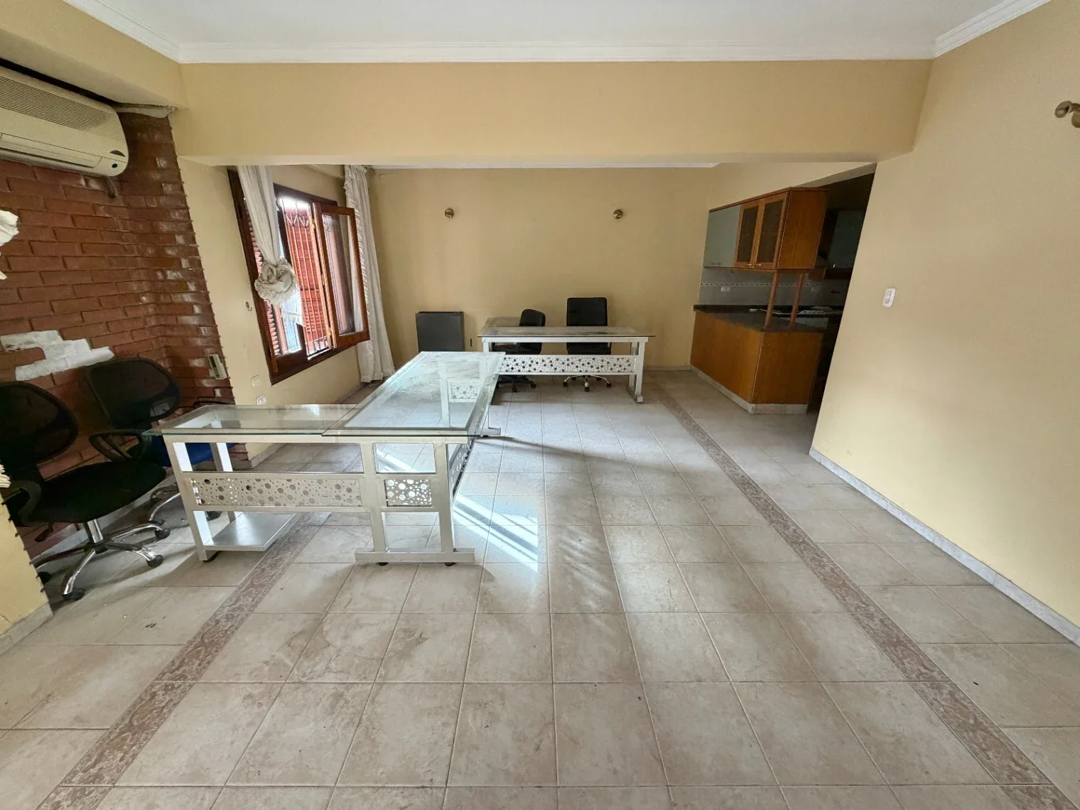 CASA DE 4 DORMITORIOS A 100M DE AV. GALINDEZ - Imagen 2