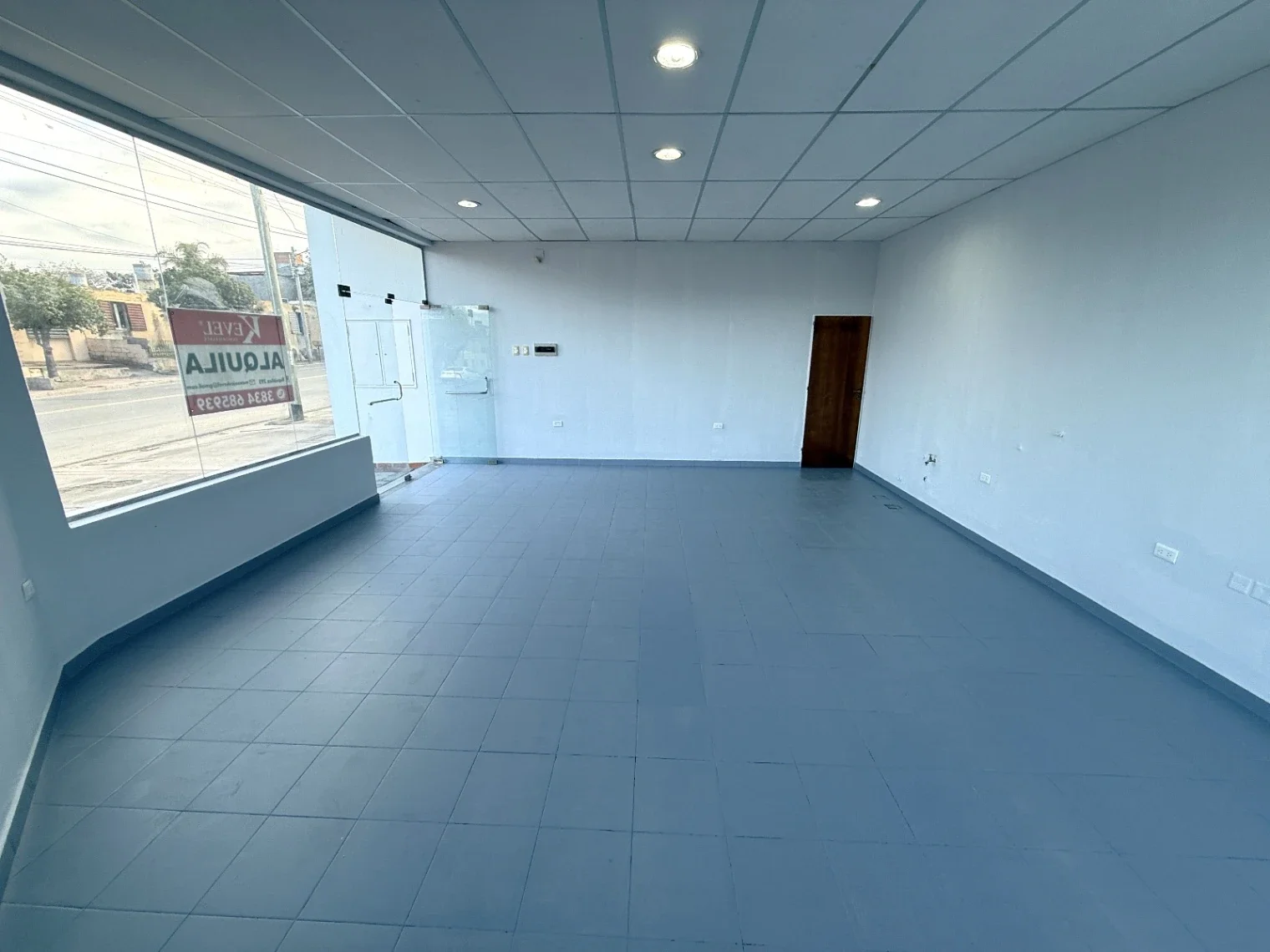 LOCAL COMERCIAL SOBRE AV. GUEMES - Imagen 4