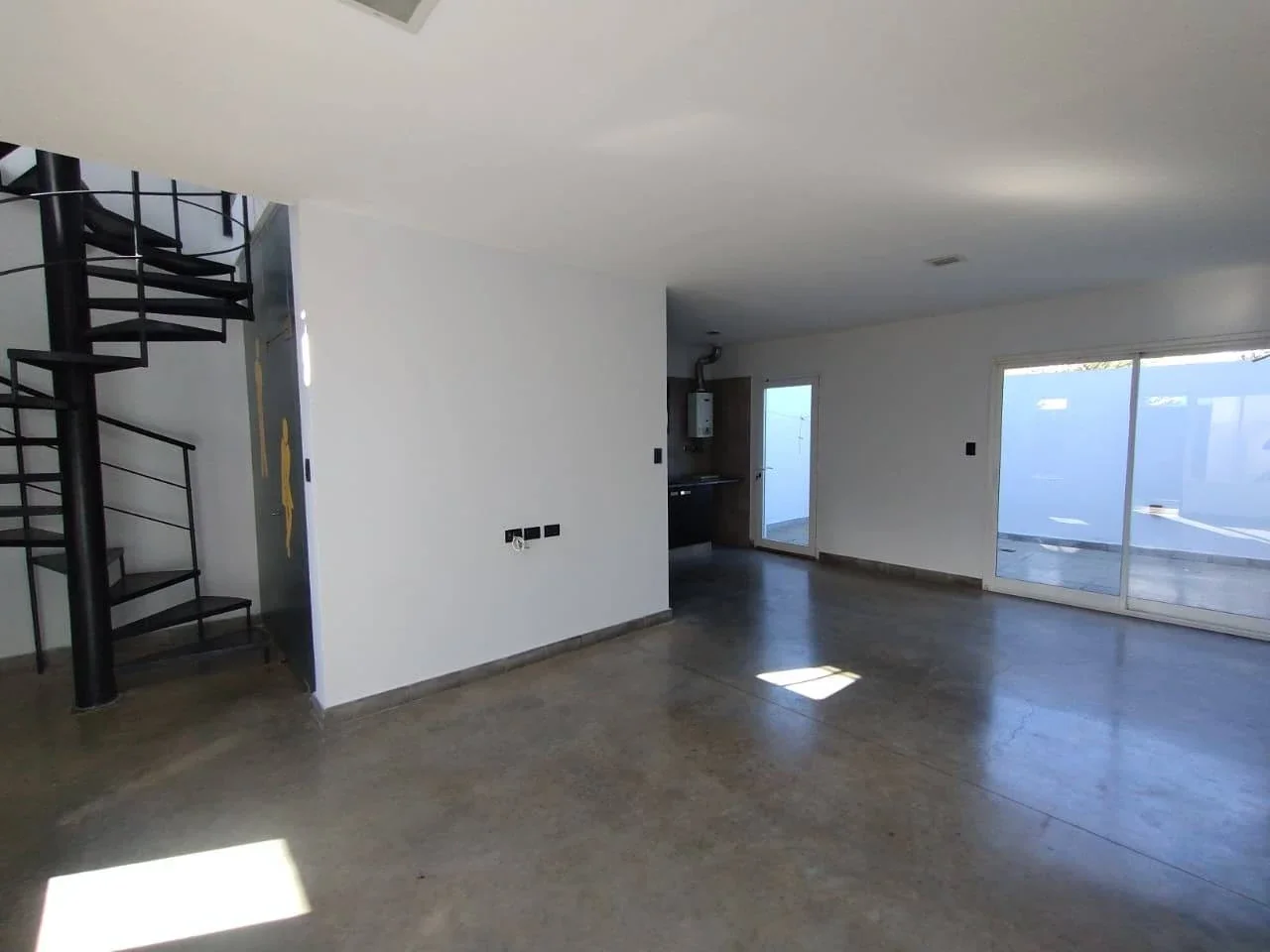 Dúplex en alquiler c/ cochera en Otros Barrios - Imagen 3