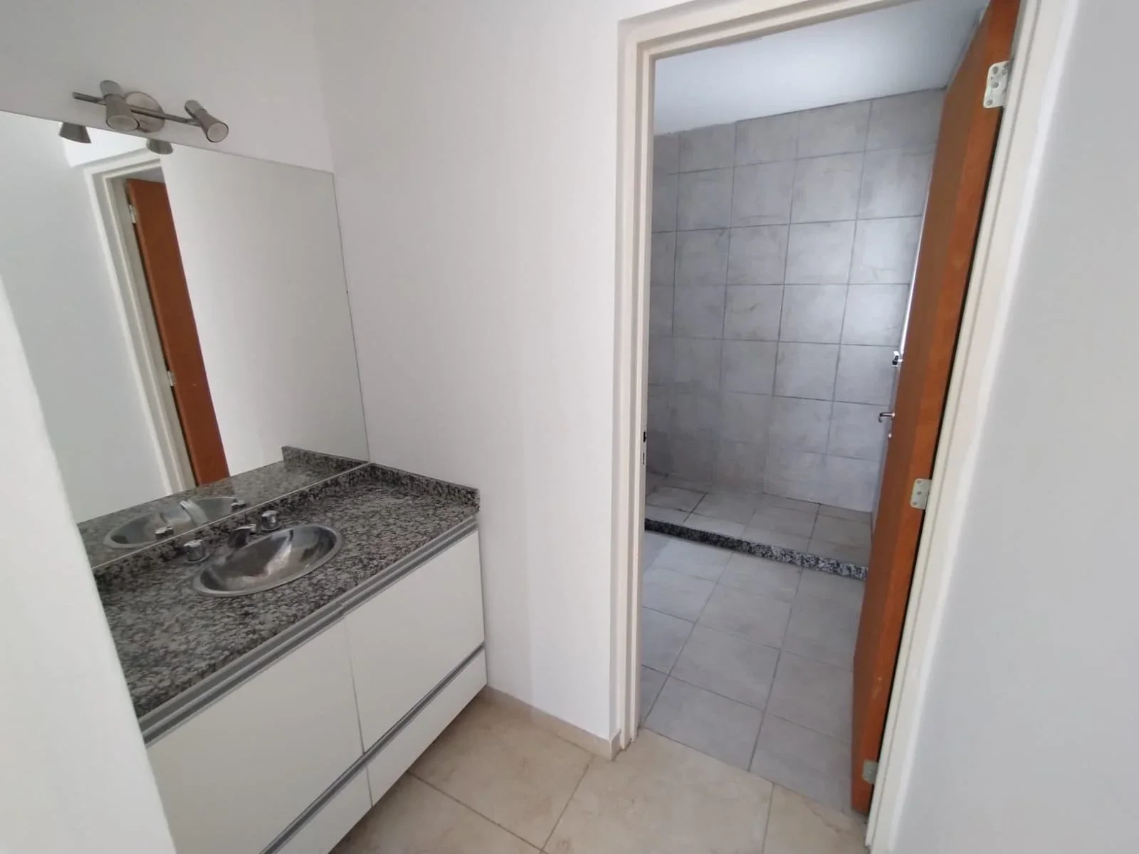 Dúplex en alquiler de 2 dormitorios c/ cochera en Otros Barrios - Imagen 5