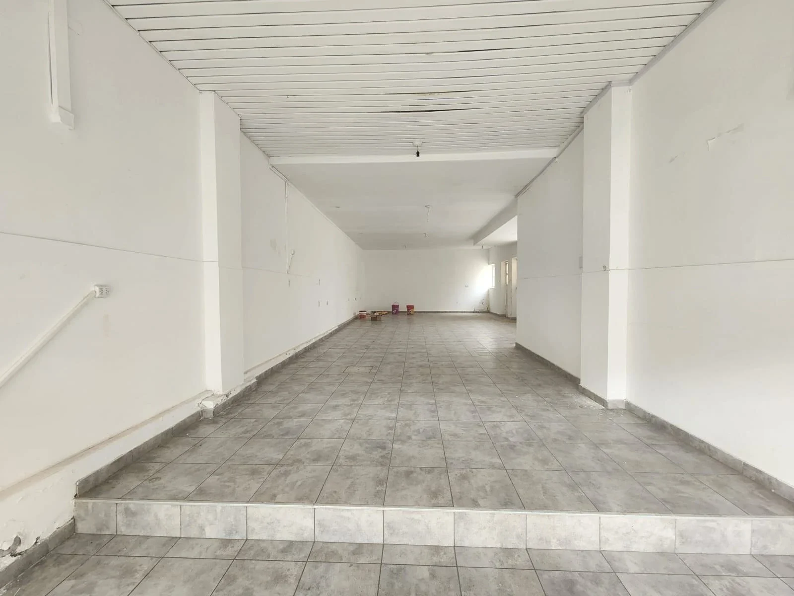 Local comercial en alquiler ubicado en Otros Barrios - Imagen 2