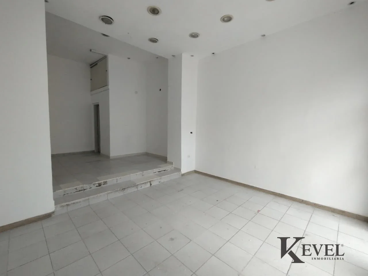 Local comercial en alquiler ubicado en Centro - Imagen 2