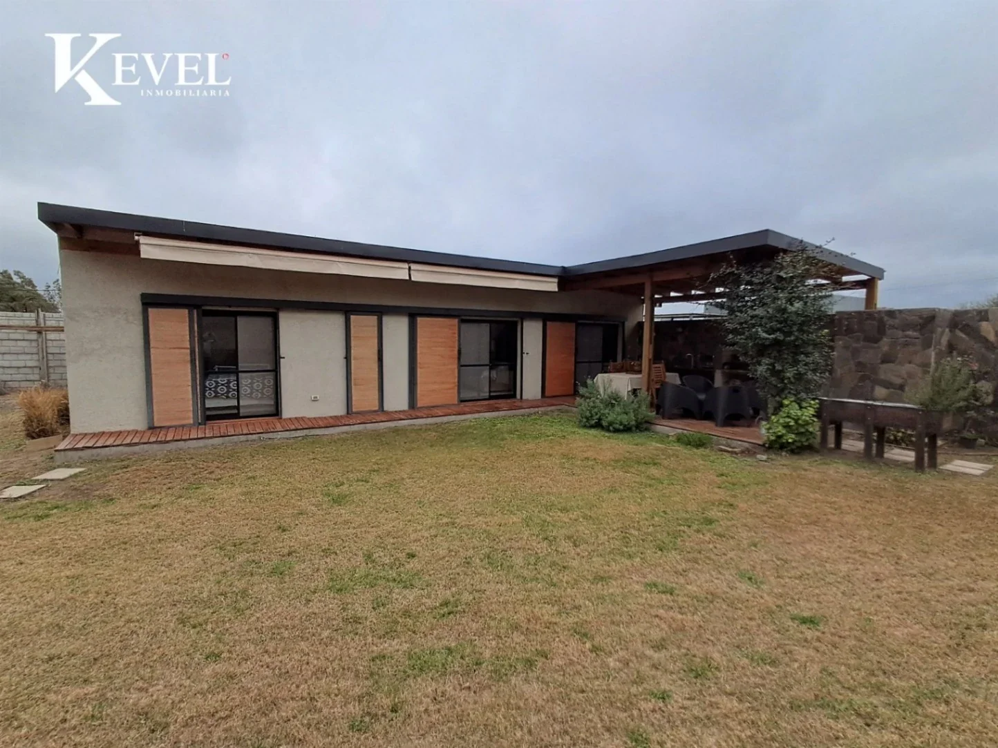 CASA DE 1 DORMITORIO CON PILETA EN VALLE VIEJO - Imagen 1