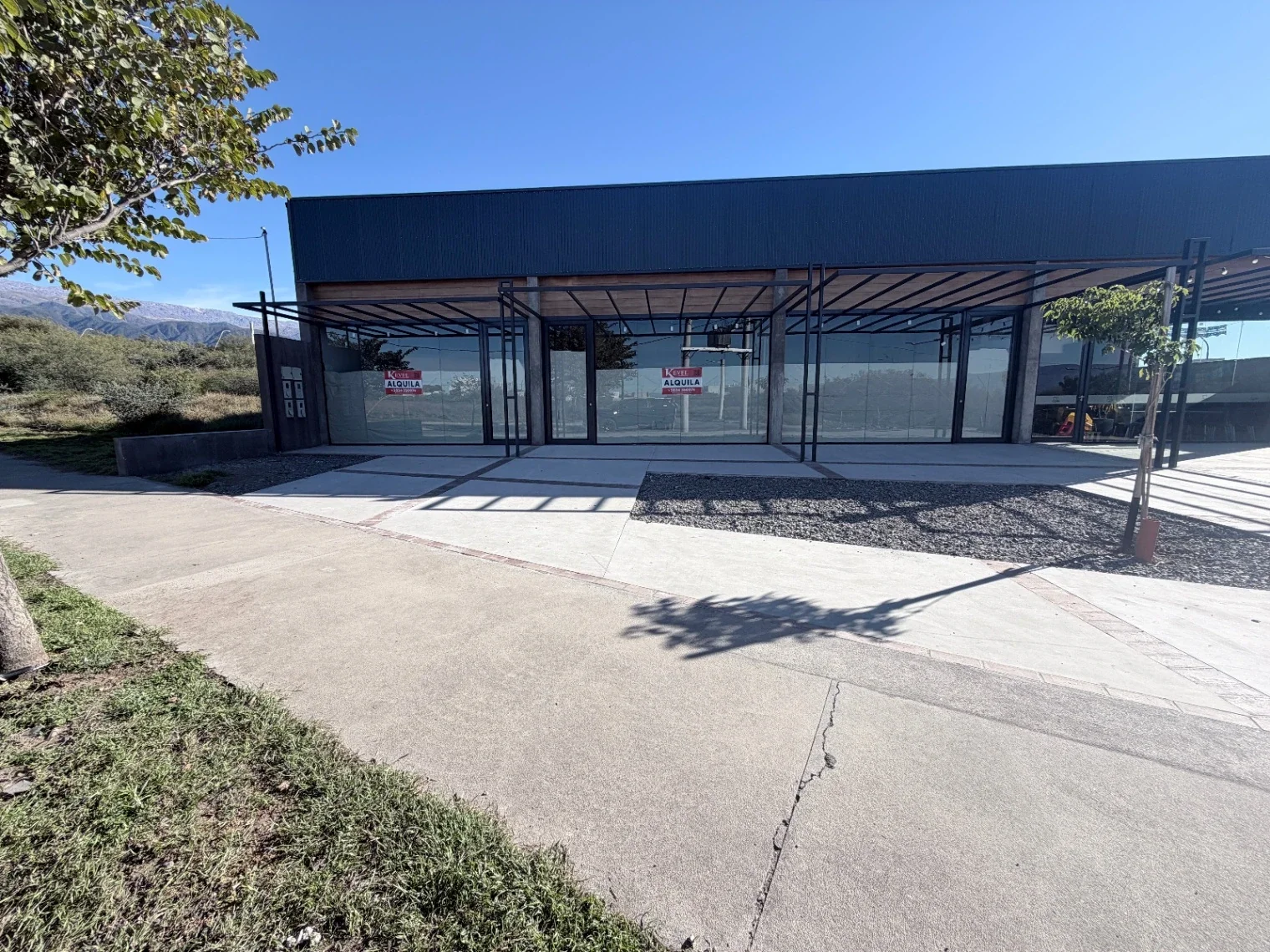 LOCAL A ESTRENAR SOBRE AV. GALINDEZ - Imagen 1