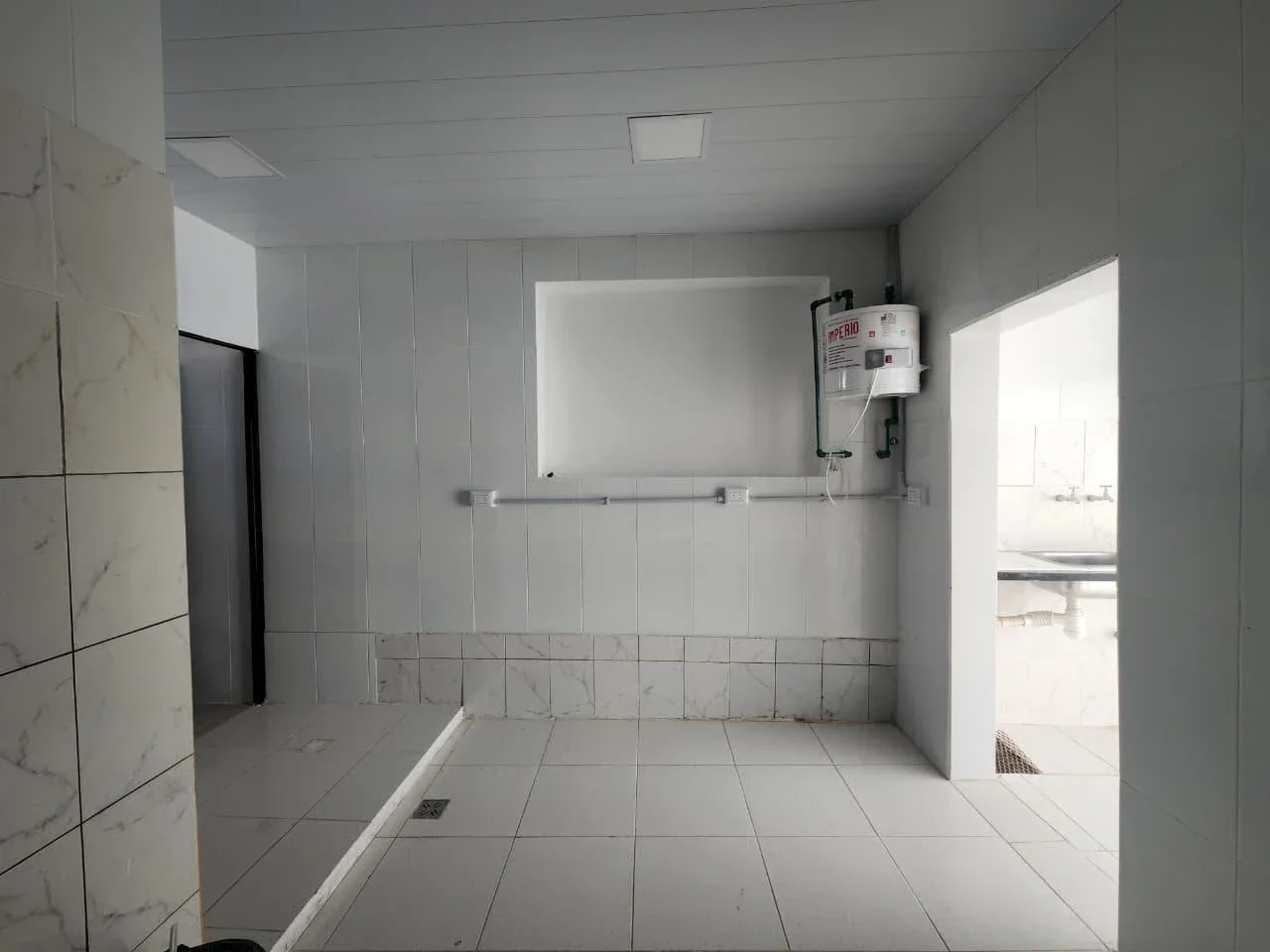 Local comercial en alquiler ubicado en Otros Barrios - Imagen 5