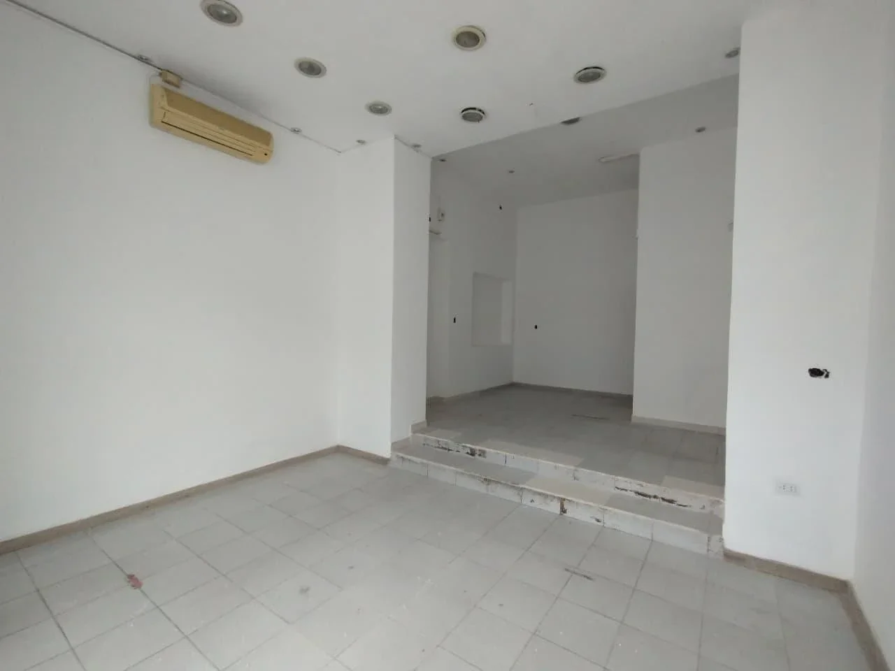Local comercial en alquiler ubicado en Centro - Imagen 3