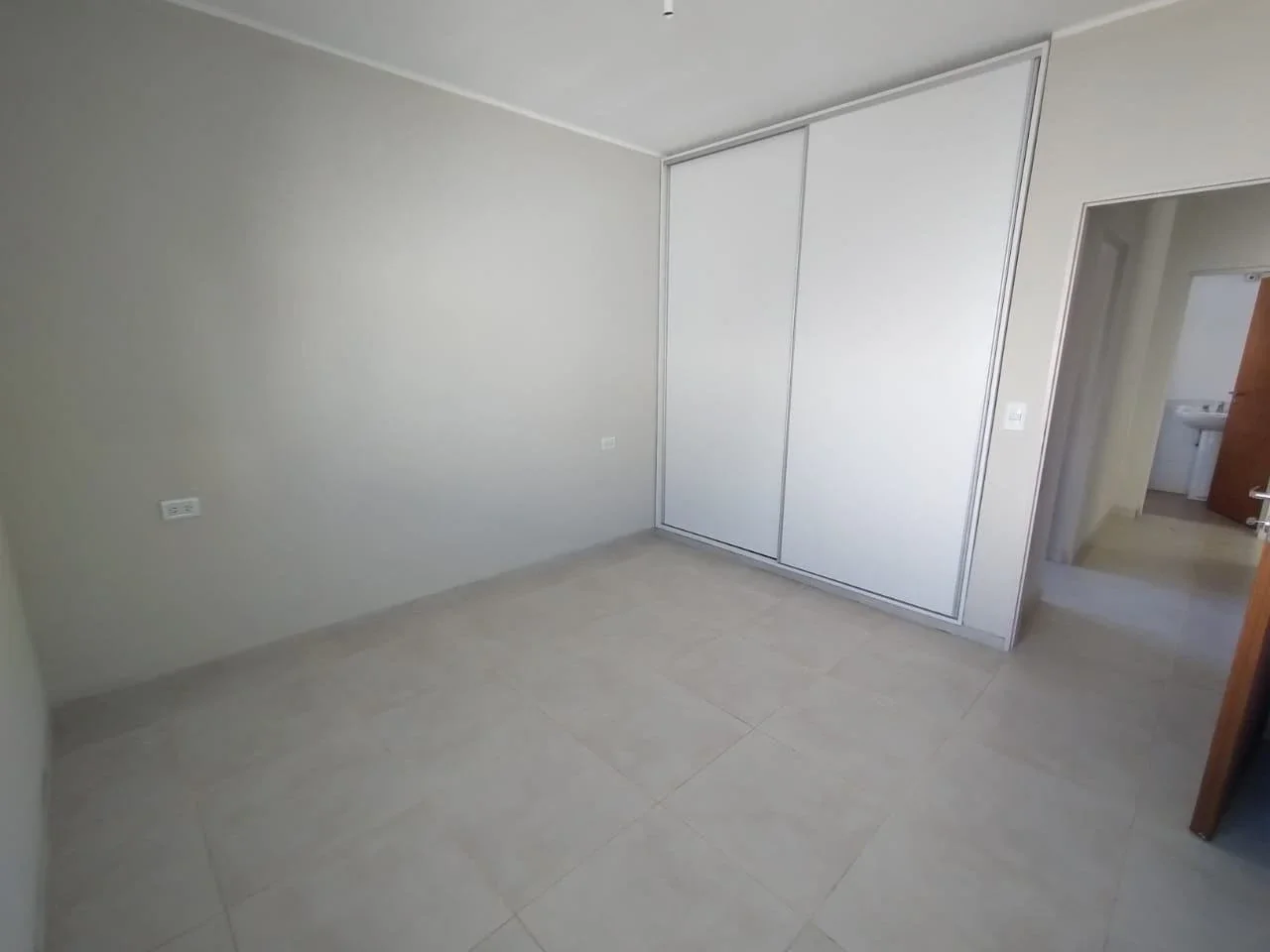 Casa en alquiler de 2 dormitorios c/ cochera en Achachay - Imagen 5