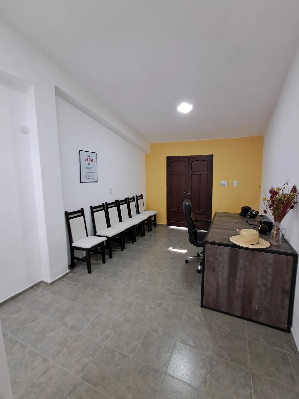 CASA DE 4 DORMITORIOS Y QUINCHO CERRADO CON ASADOR - Imagen 4