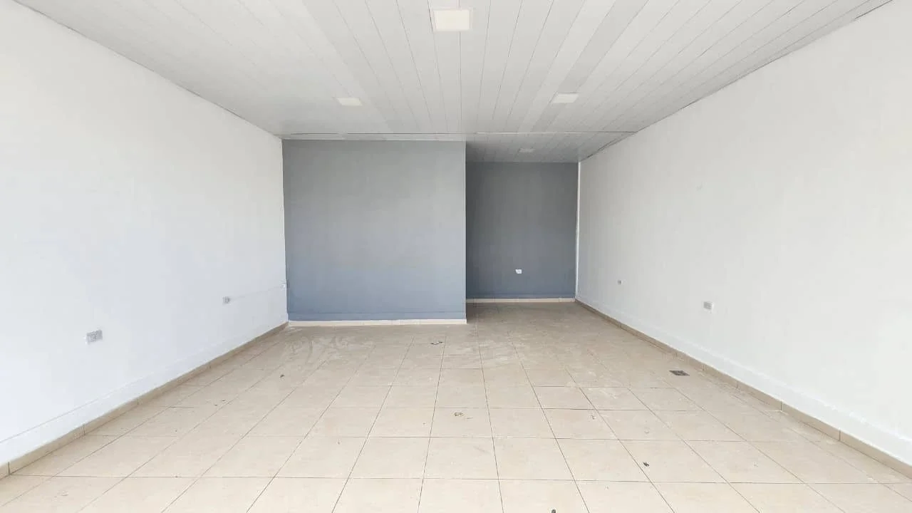 Local comercial en alquiler ubicado en Otros Barrios - Imagen 2