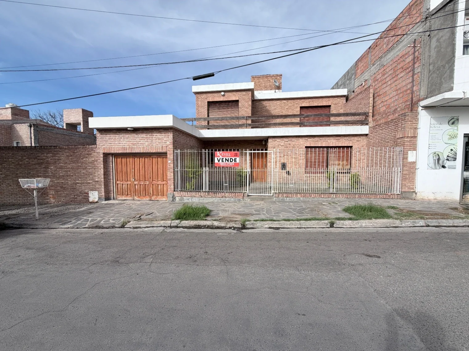 CASA DE 3 DORMITORIOS A 100M DE AV. GALINDEZ - Imagen 1