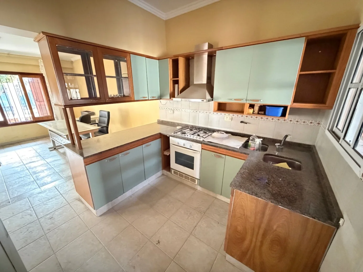 CASA DE 4 DORMITORIOS A 100M DE AV. GALINDEZ - Imagen 4