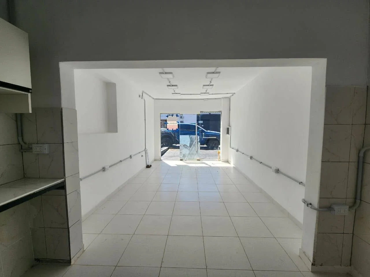 Local comercial en alquiler ubicado en Otros Barrios - Imagen 3