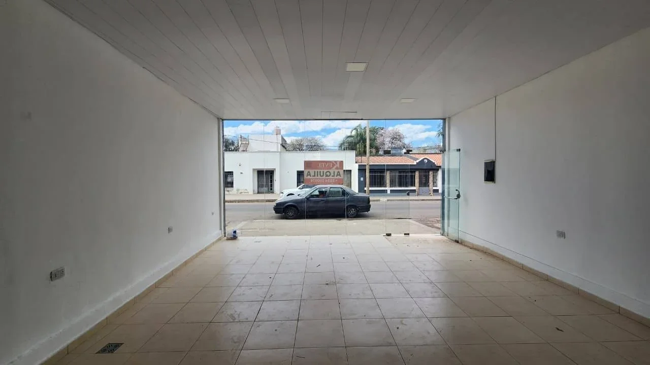 Local comercial en alquiler ubicado en Otros Barrios - Imagen 3