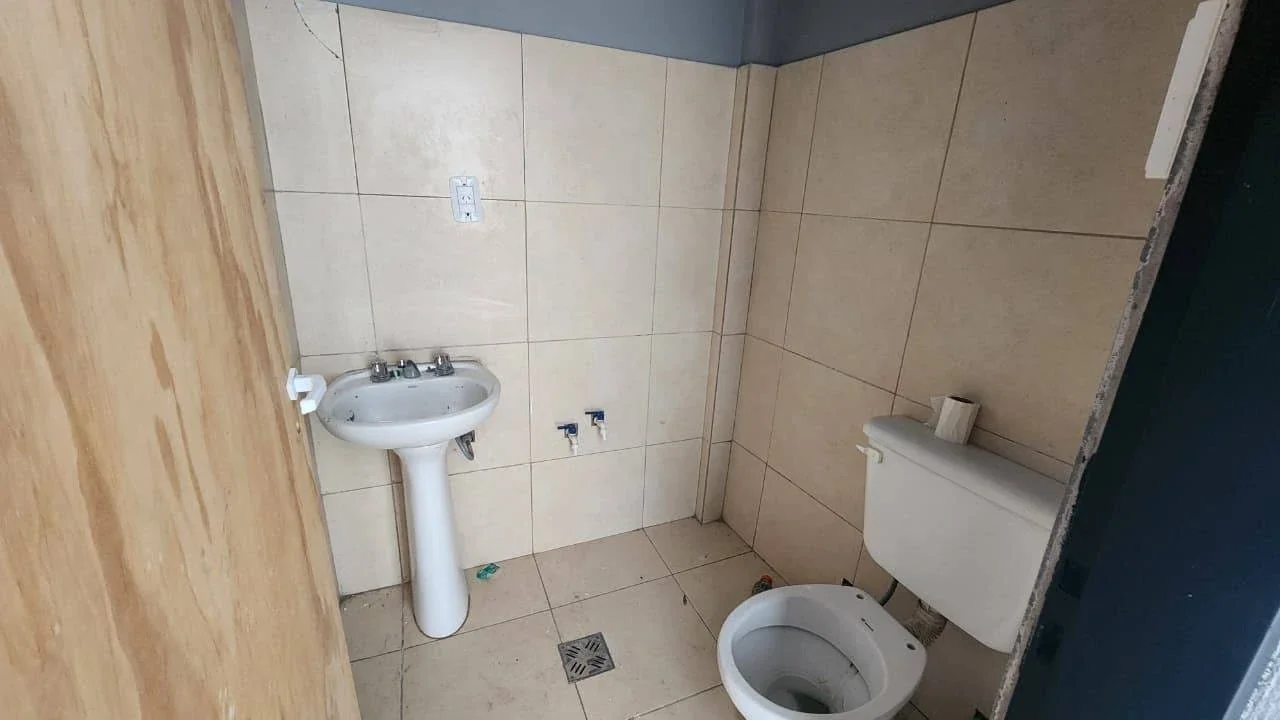 Local comercial en alquiler ubicado en Otros Barrios - Imagen 4