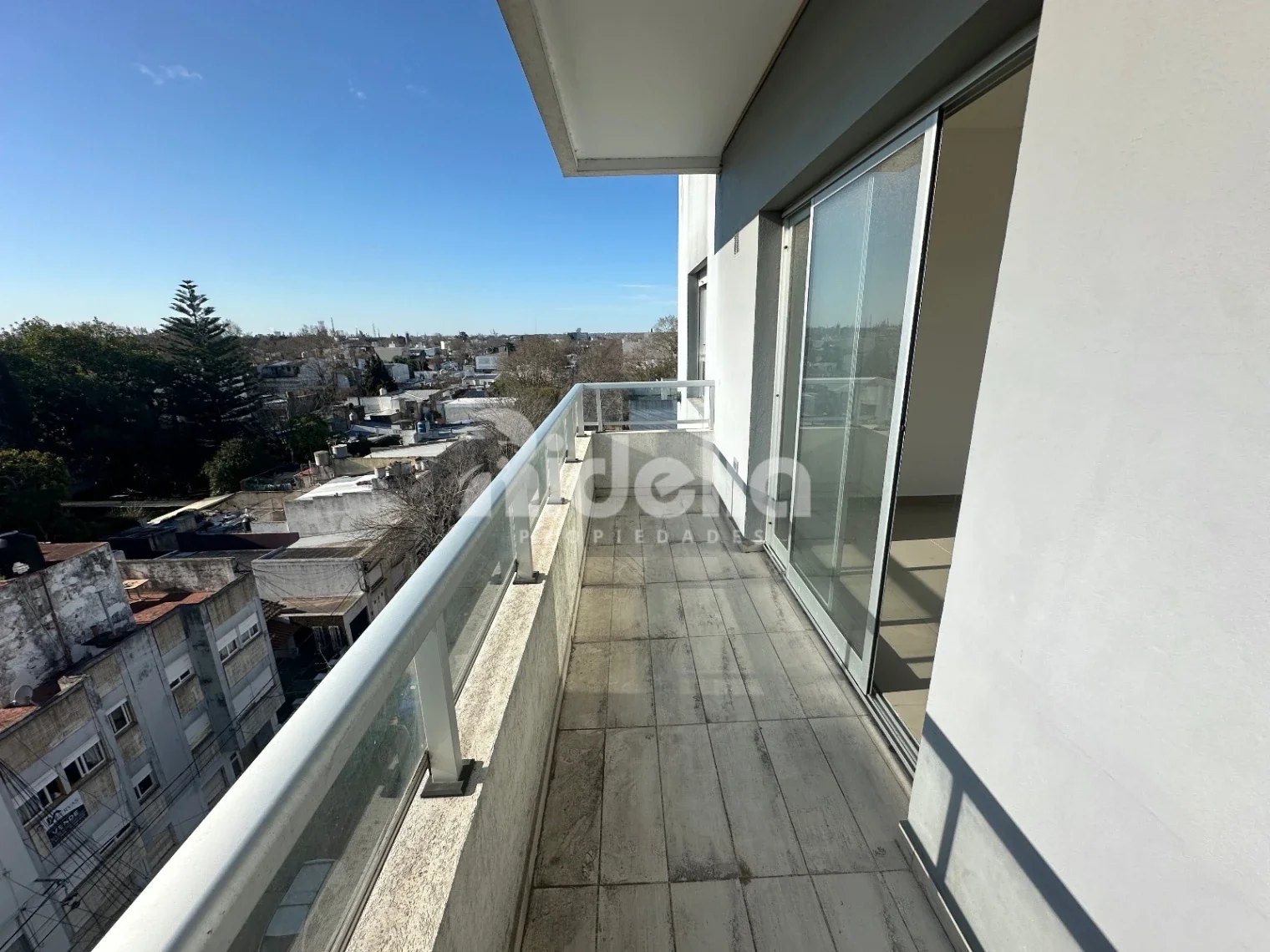 ULTIMA UNIDAD - VENTA SEMIPISO DE CATEGORIA UN DORMITORIO - LA PLATA - Imagen 1