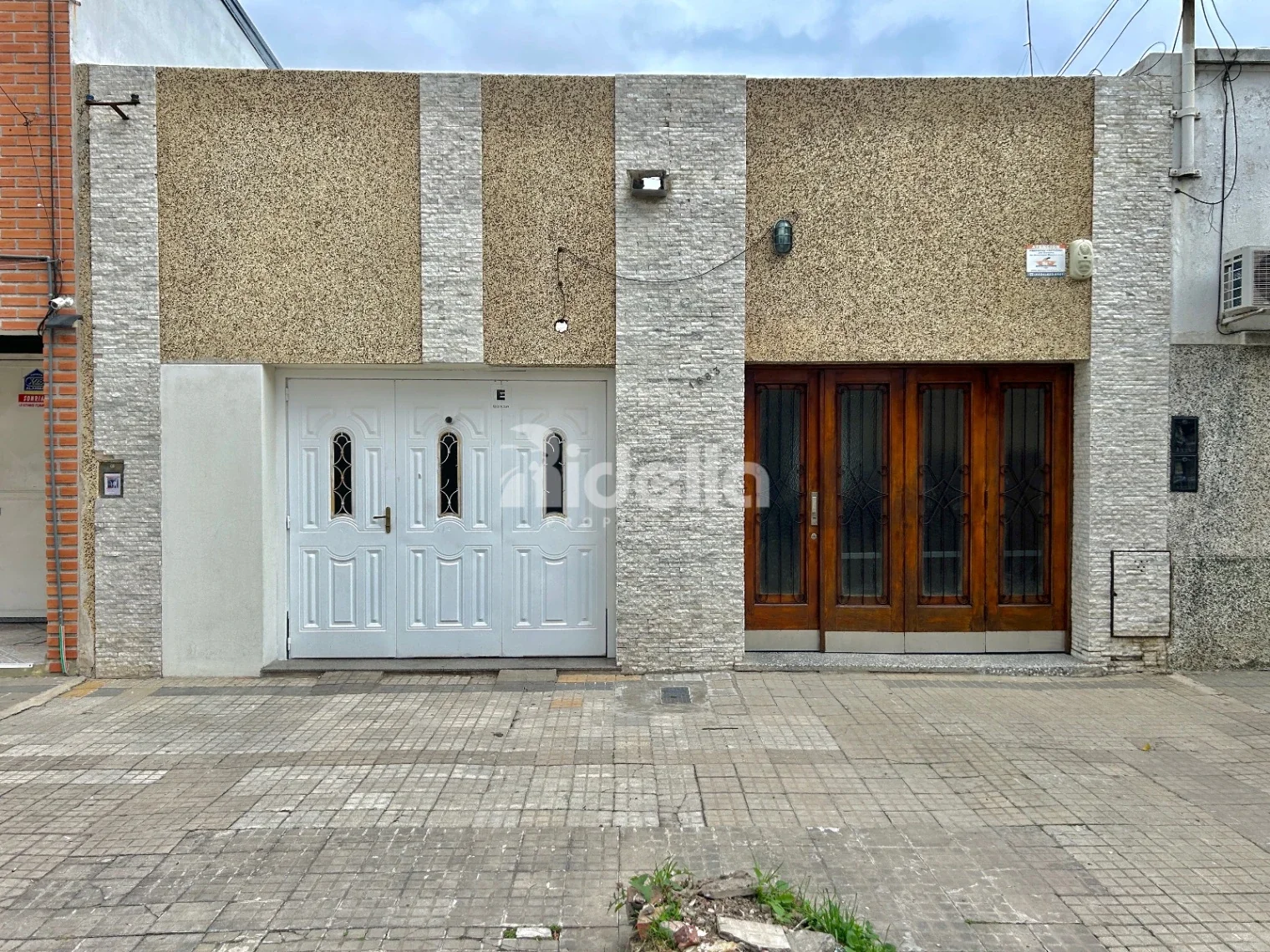 Casa en venta - 3 dormitorios - 2 cocheras y espacio independiente - Lote 7.5x40 - Imagen 1