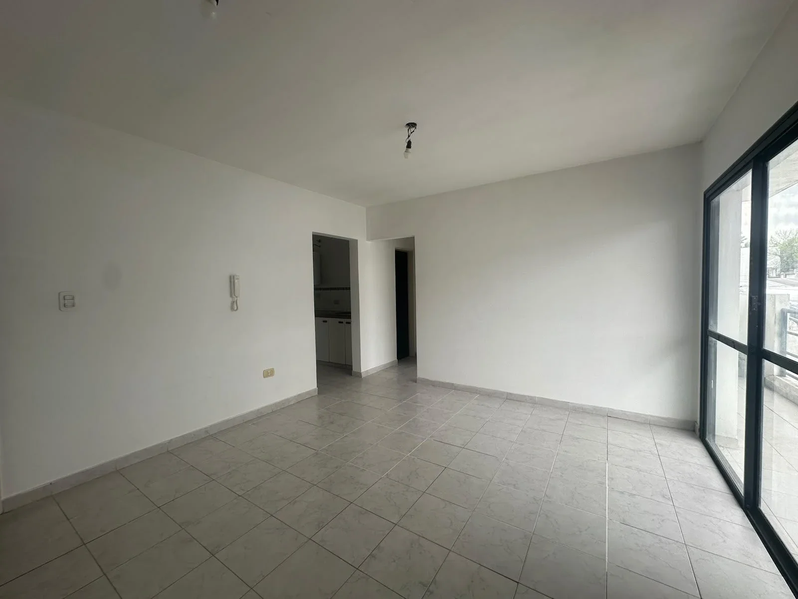Departamento en alquiler en La Plata - 1 DORMITORIO - 118 67 Y 68 - Imagen 2
