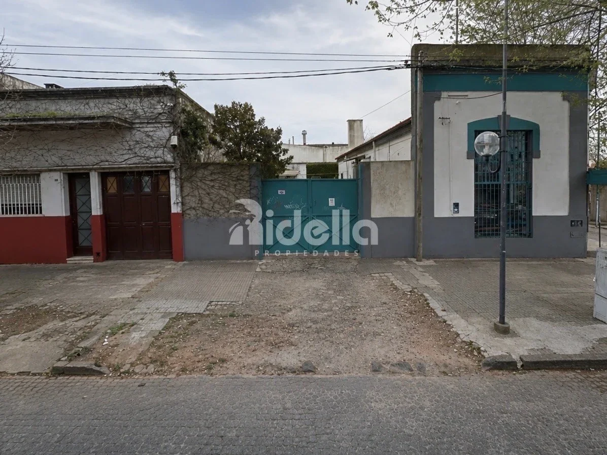 Esquina comercial 586 m² - local + galpón + patio - 115 y 63 - Ideal desarrollo - Imagen 4