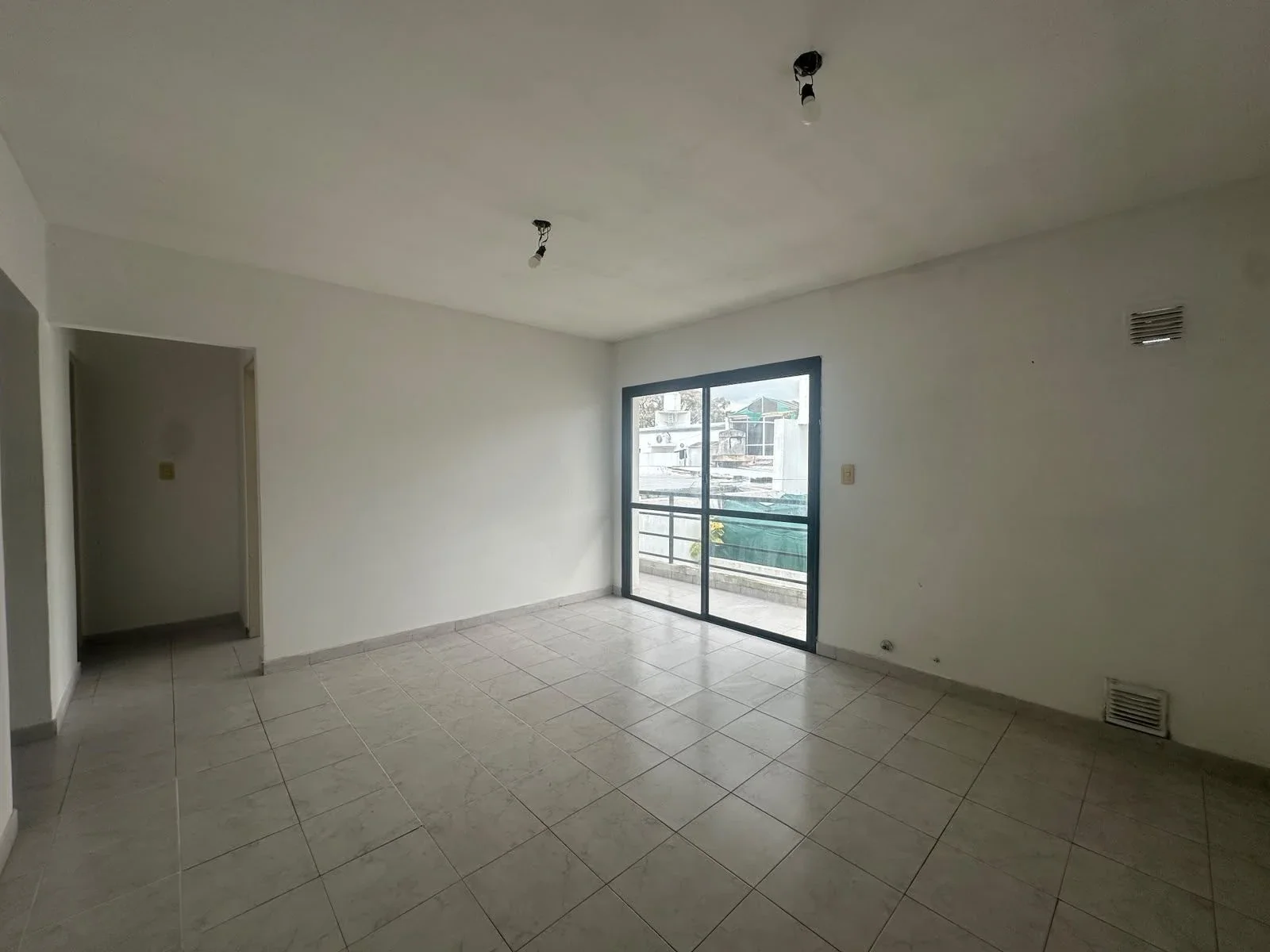 Departamento en alquiler en La Plata - 1 DORMITORIO - 118 67 Y 68 - Imagen 1