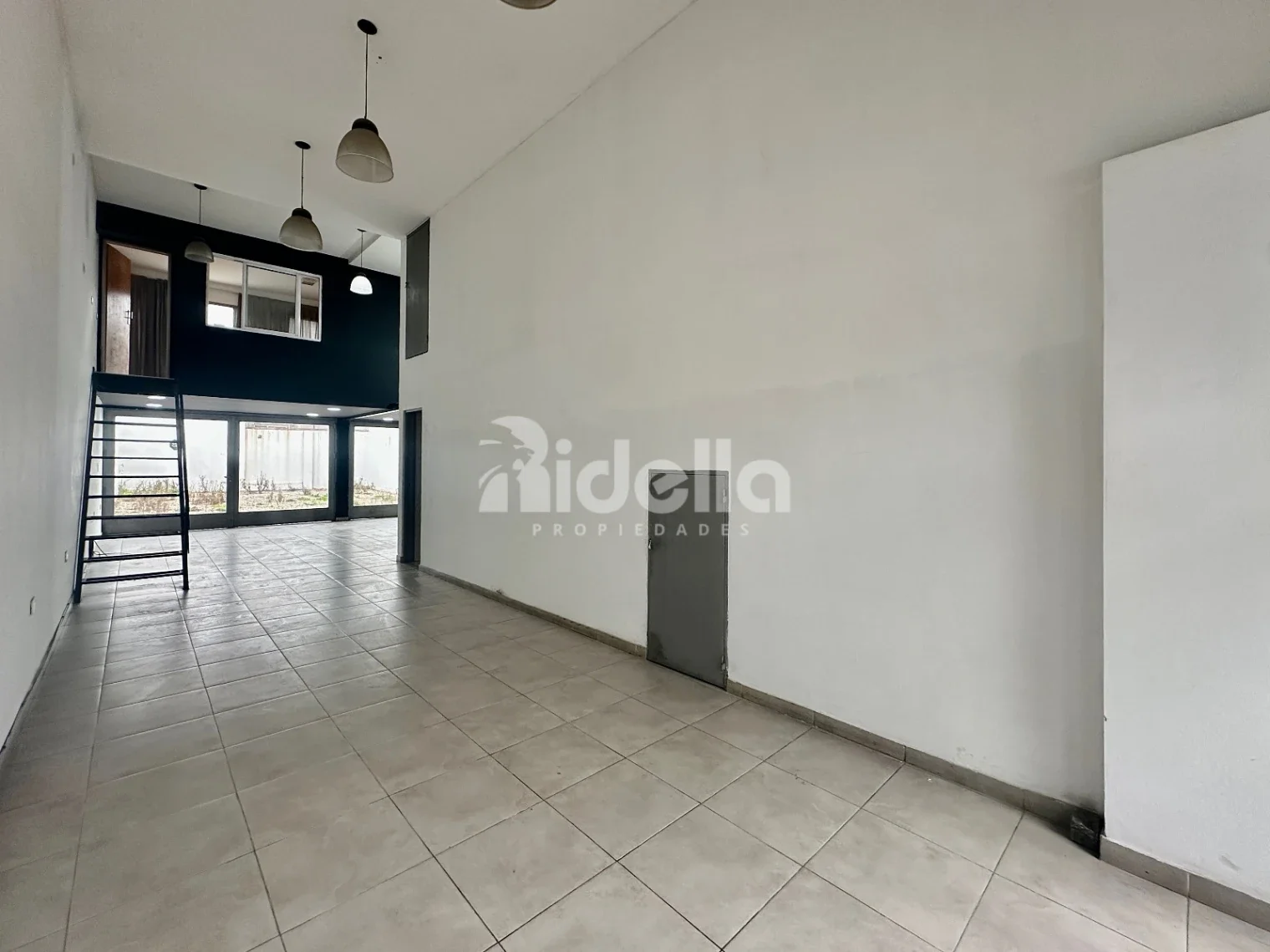 Local comercial en venta ubicado en La Plata - Imagen 4