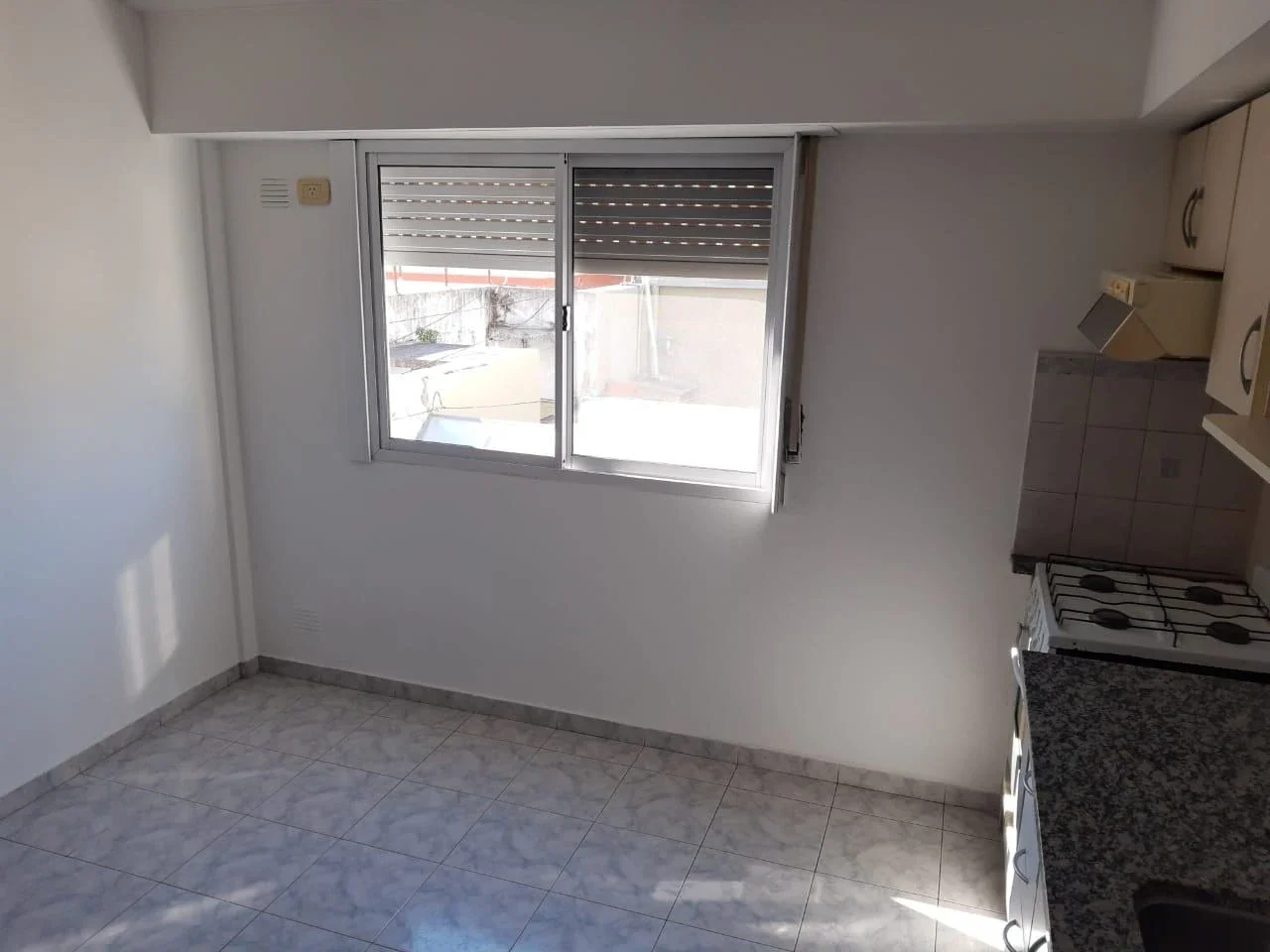 Departamento en alquiler c/ cochera en La Plata - Imagen 3