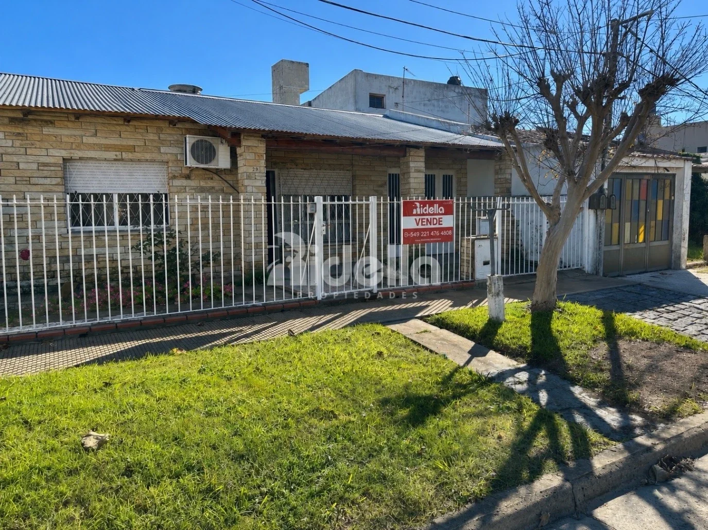 CASA EN VENTA 2 DORMITORIOS CON JARDIN - EXCELENTE OPORTUNIDAD - Imagen 2