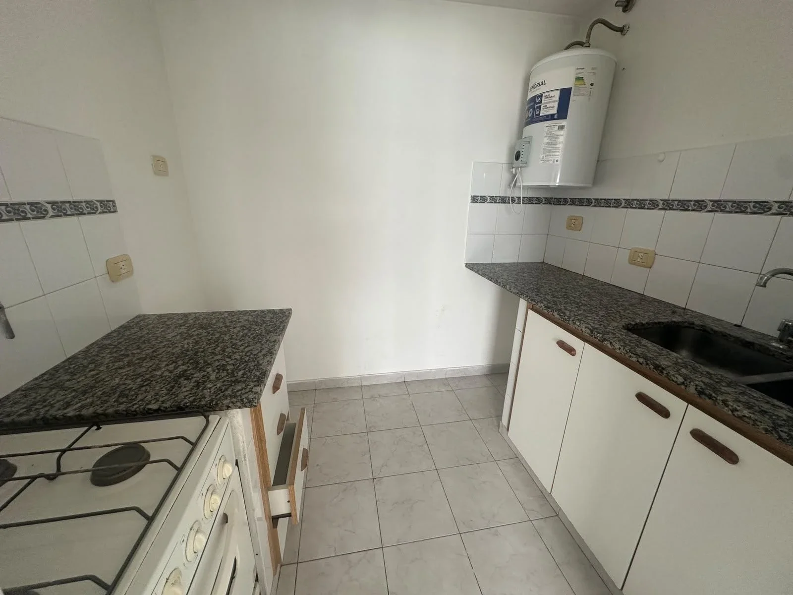 Departamento en alquiler en La Plata - 1 DORMITORIO - 118 67 Y 68 - Imagen 3