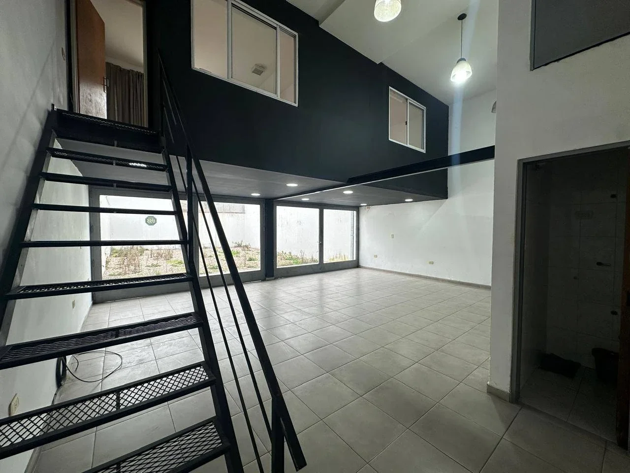 Local comercial en alquiler ubicado en La Plata - Imagen 4