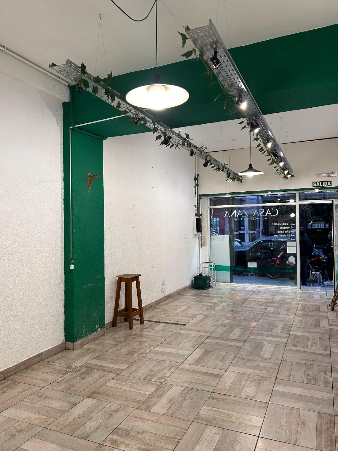 Local comercial en alquiler ubicado en Centro - Imagen 4