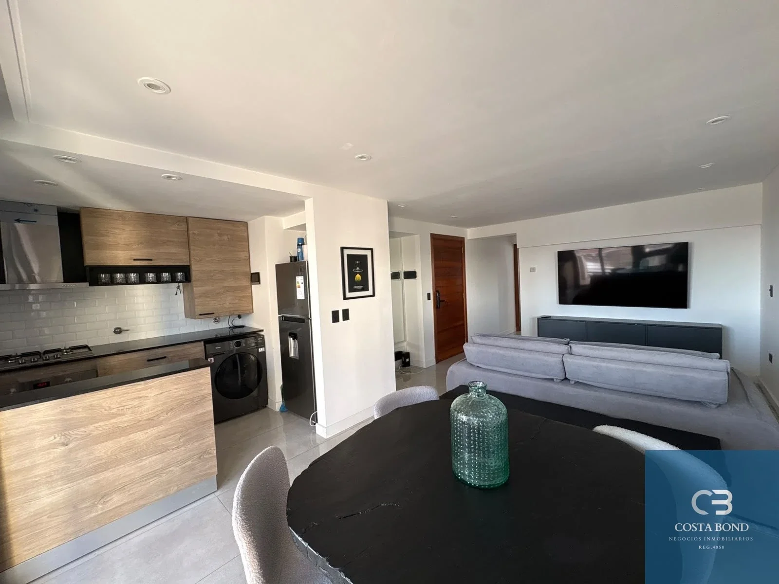 Moderno semipiso de 2 ambientes con parrilla y cochera - Zona Costitucion - Imagen 3
