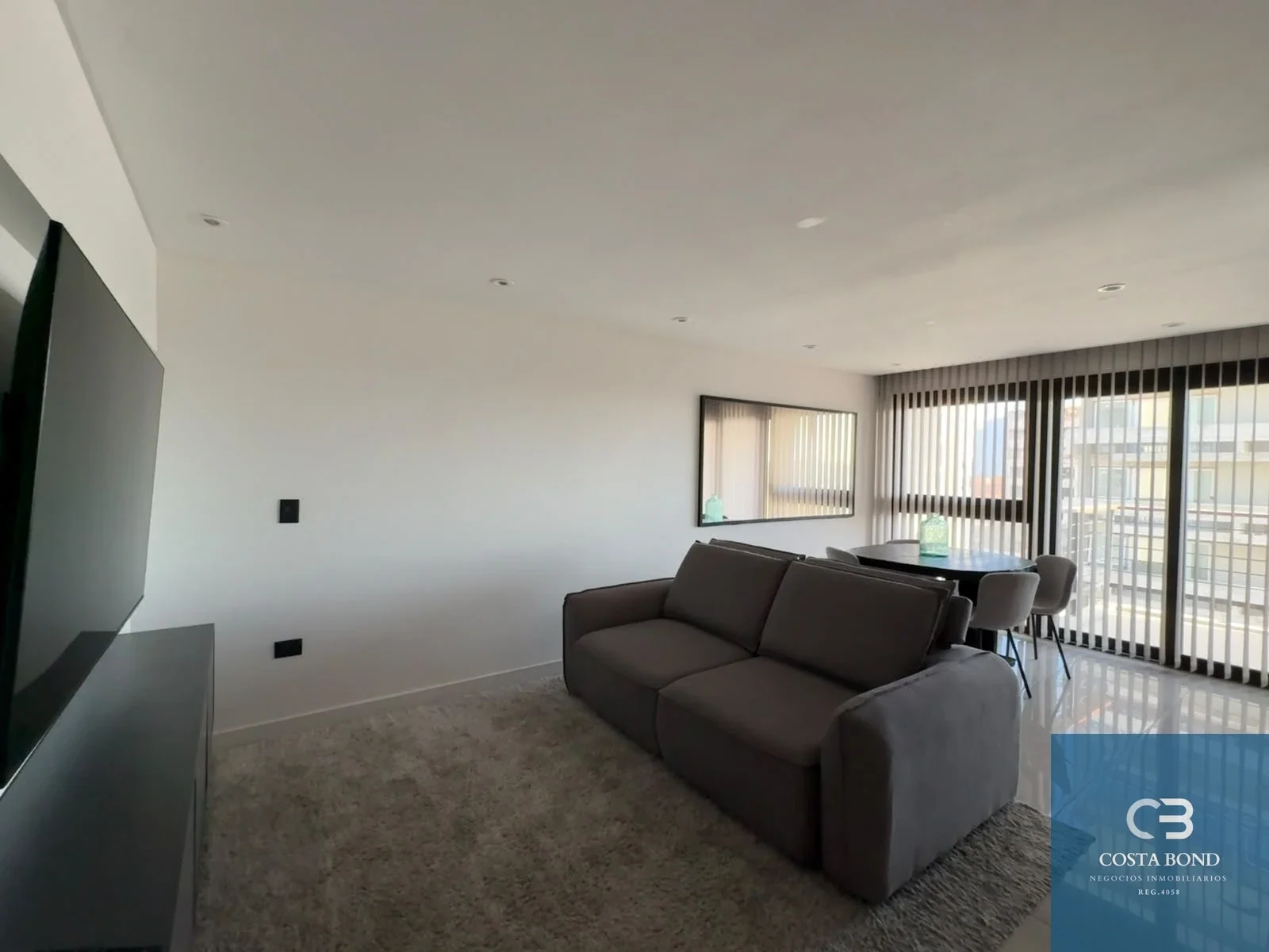 Moderno semipiso de 2 ambientes con parrilla y cochera - Zona Costitucion - Imagen 5
