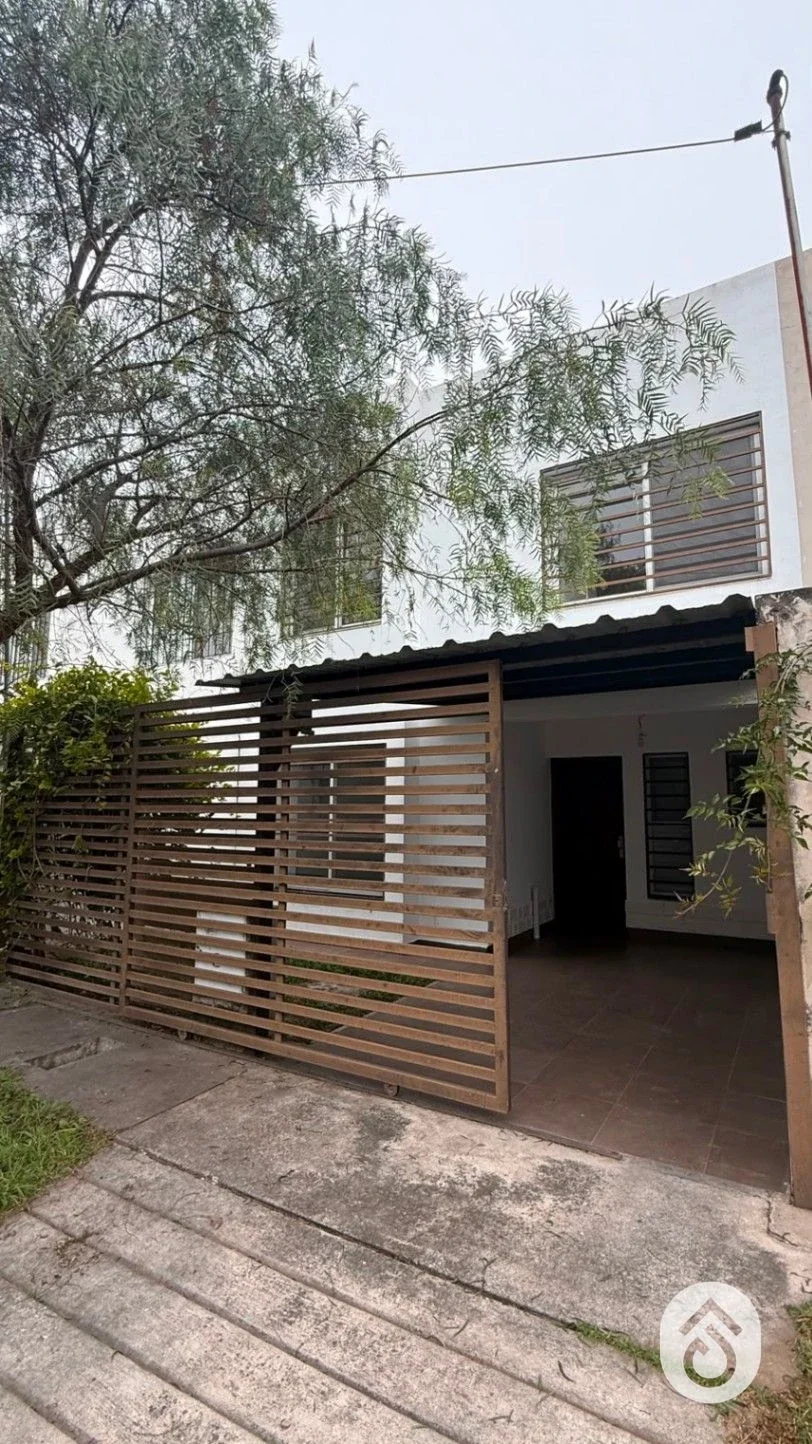 Dúplex en venta c/ cochera en Grand Bourg - Imagen 1