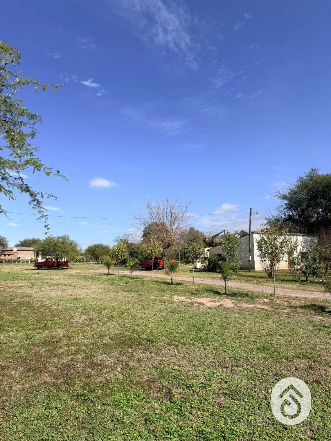 Casa y Galpón en VENTA en el Carril (Potencial comercial) - Imagen 5