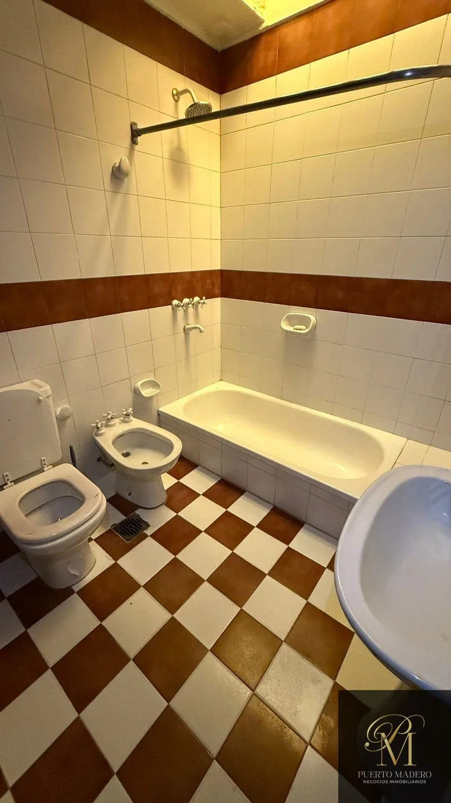 Casa en venta c/ cochera en Comodoro Rivadavia - Imagen 3