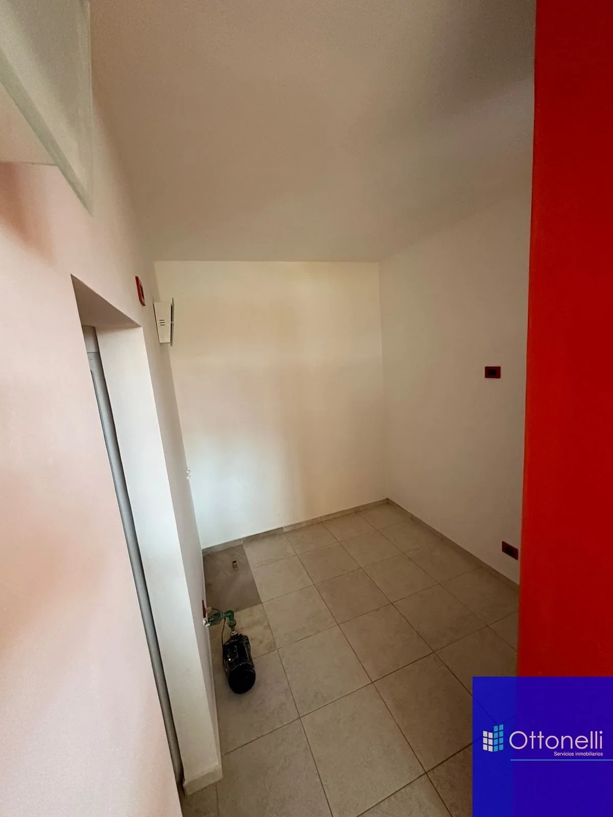 Local comercial en venta ubicado en La Lucila del Mar - Imagen 4