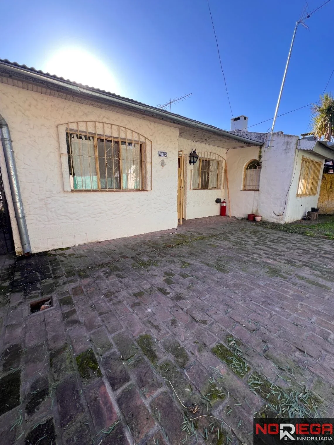 Casa en alquiler c/ cochera en Bella Vista - Imagen 1