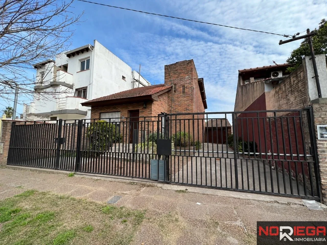 Casa en alquiler c/ cochera en Pilar - Imagen 1