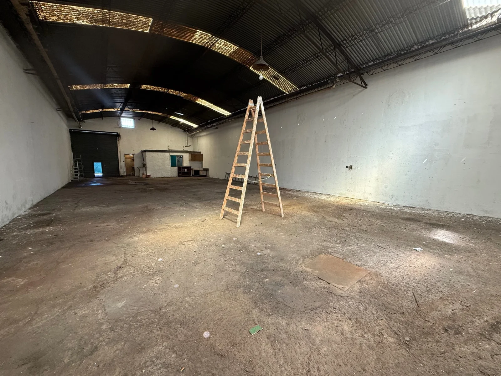 Galpón en alquiler de 260m2 ubicado en Berazategui sobre Av. 21. - Imagen 5