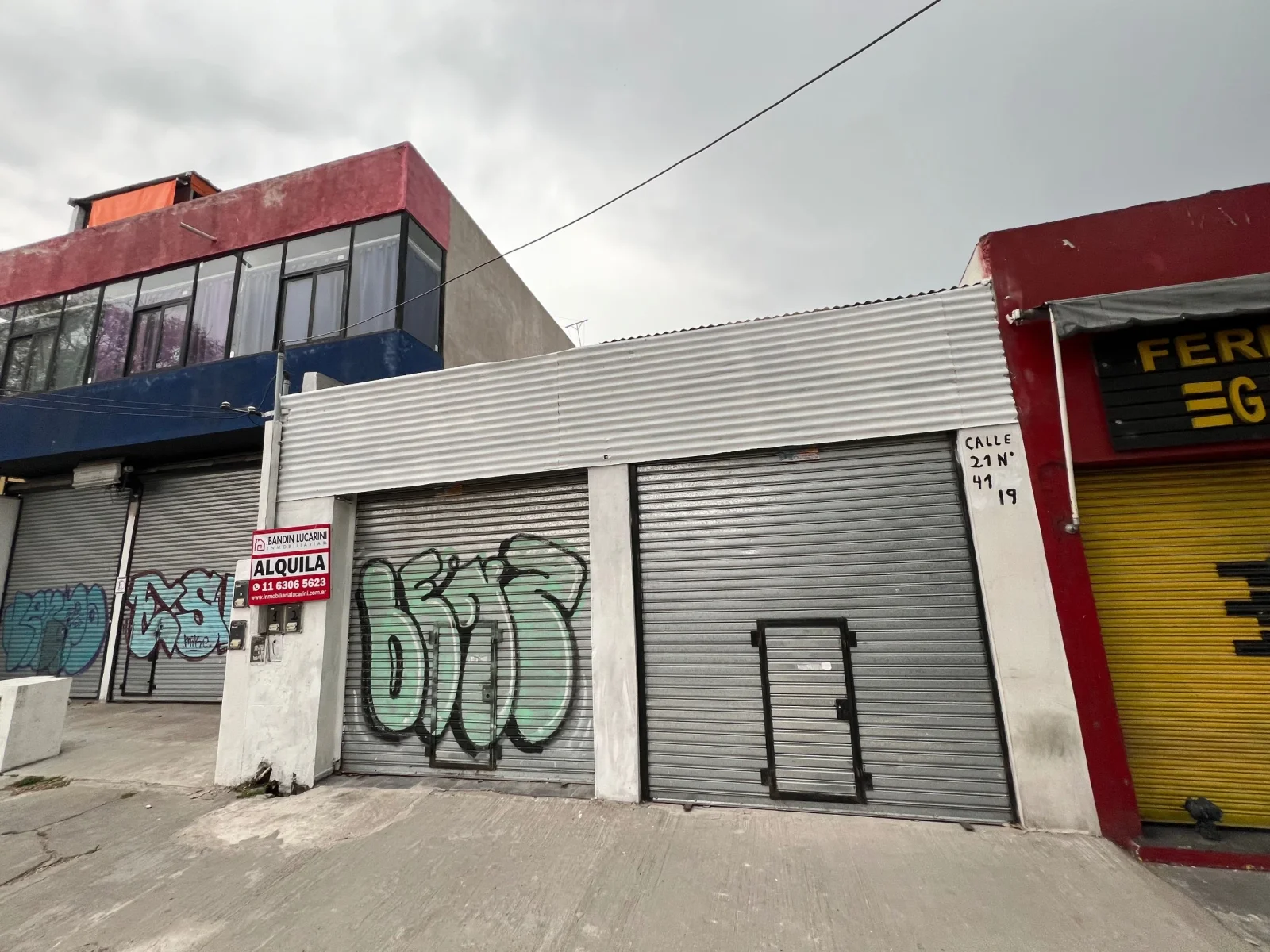 Local en Alquiler sobre Av. 21 entre 141 y 142. Sobre Avenida con Deposito. Bajo el valor! - Imagen 1