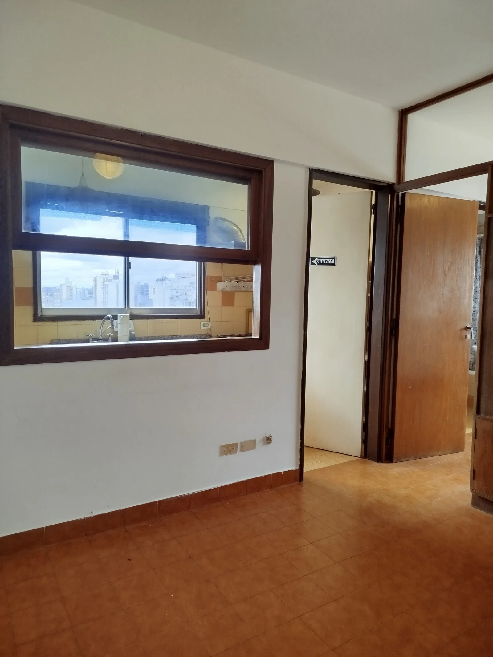 Departamento en alquiler en Quilmes Centro. Mono ambiente divido. - Imagen 3
