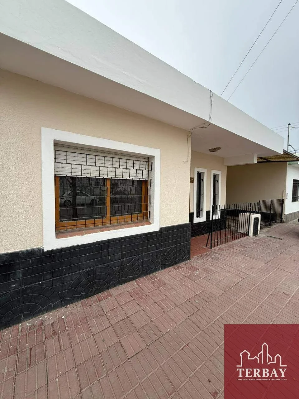 Casa en venta c/ cochera en General Roca - Imagen 1