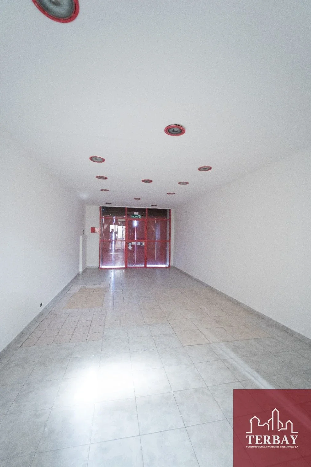 Local comercial en alquiler ubicado en General Roca - Imagen 1