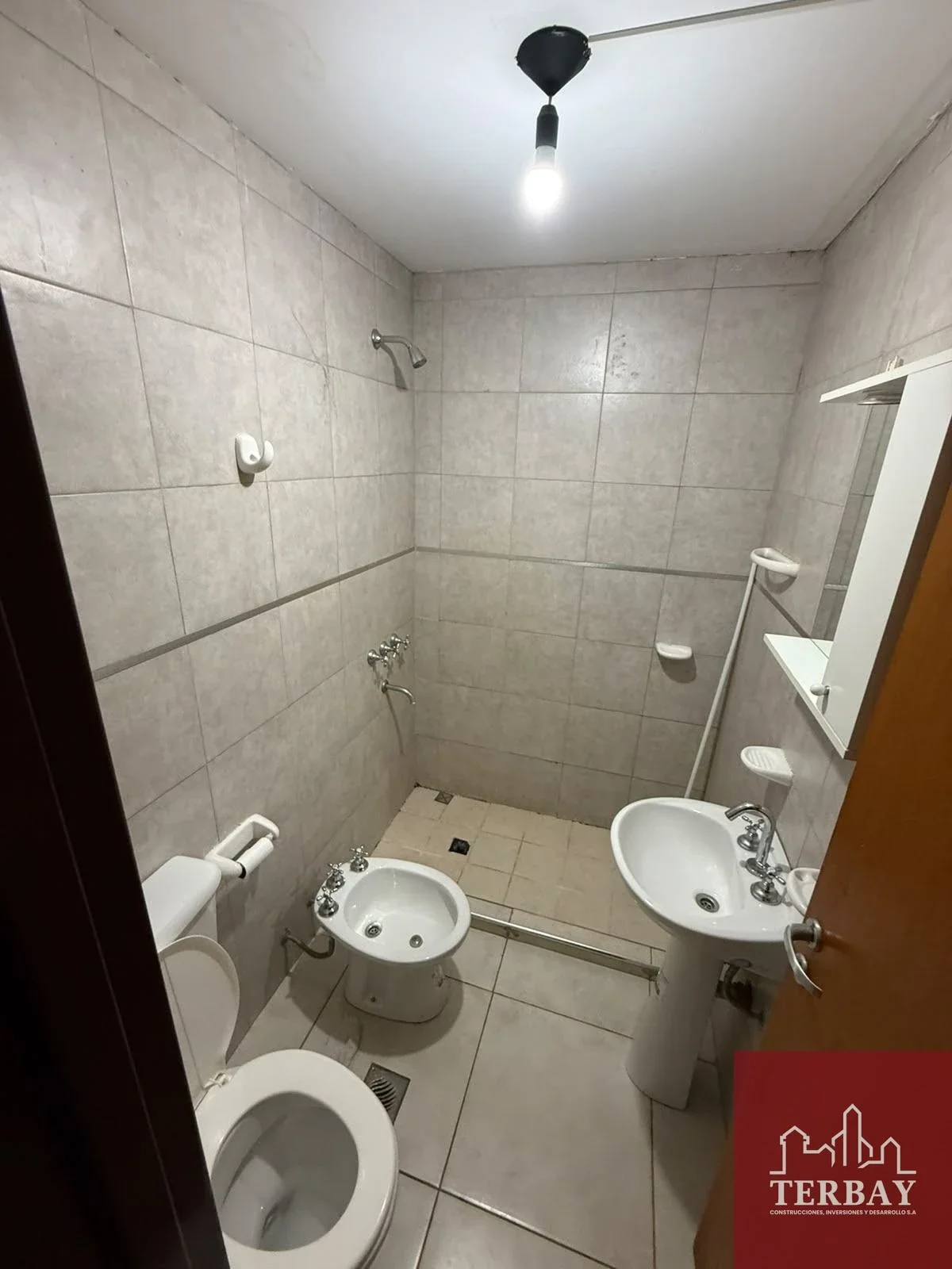 Departamento Monoambiente (Opcion Amueblado) en alquiler en General Roca - Imagen 3