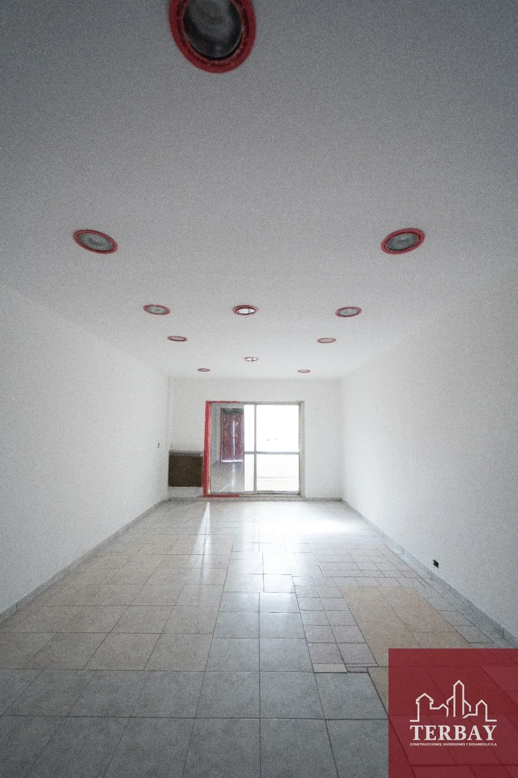Local comercial en alquiler ubicado en General Roca - Imagen 2
