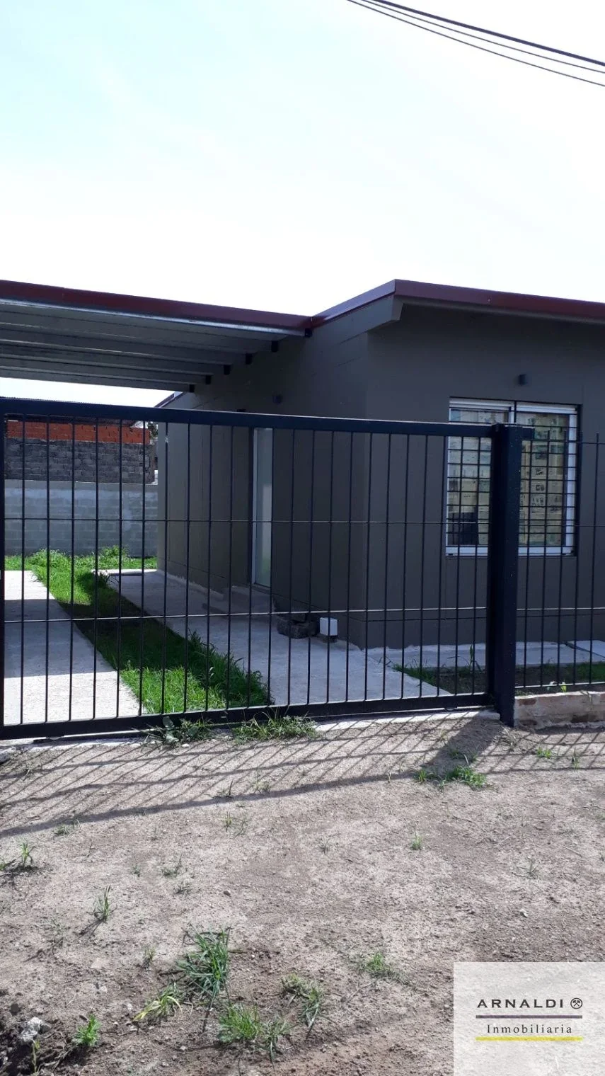 Casa en alquiler c/ cochera en Baradero - Imagen 2