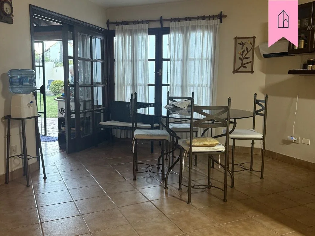 Casa en venta c/ cochera en Grand Bourg - Imagen 3